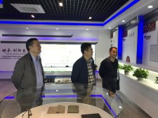 區總工會主席喻光耀到景岳堂藥業參觀考察